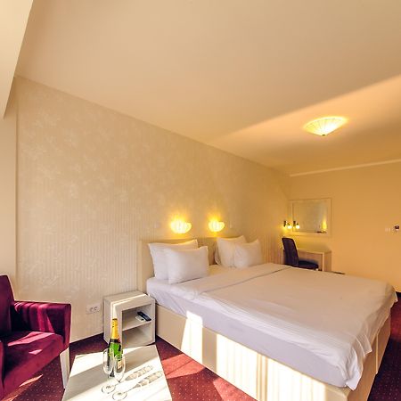 Philia Hotel Podgorica Eksteriør billede